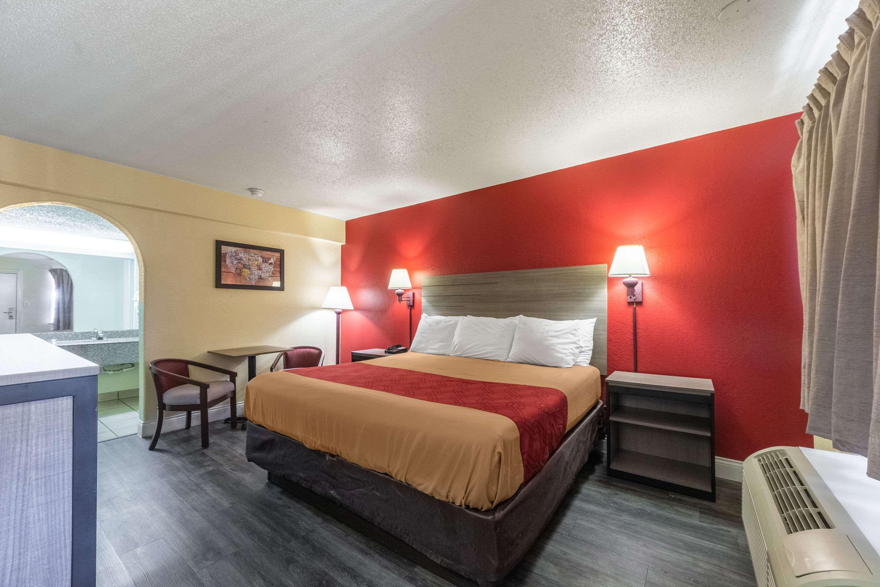 Econo Lodge San Marcos University Area Exterior photo