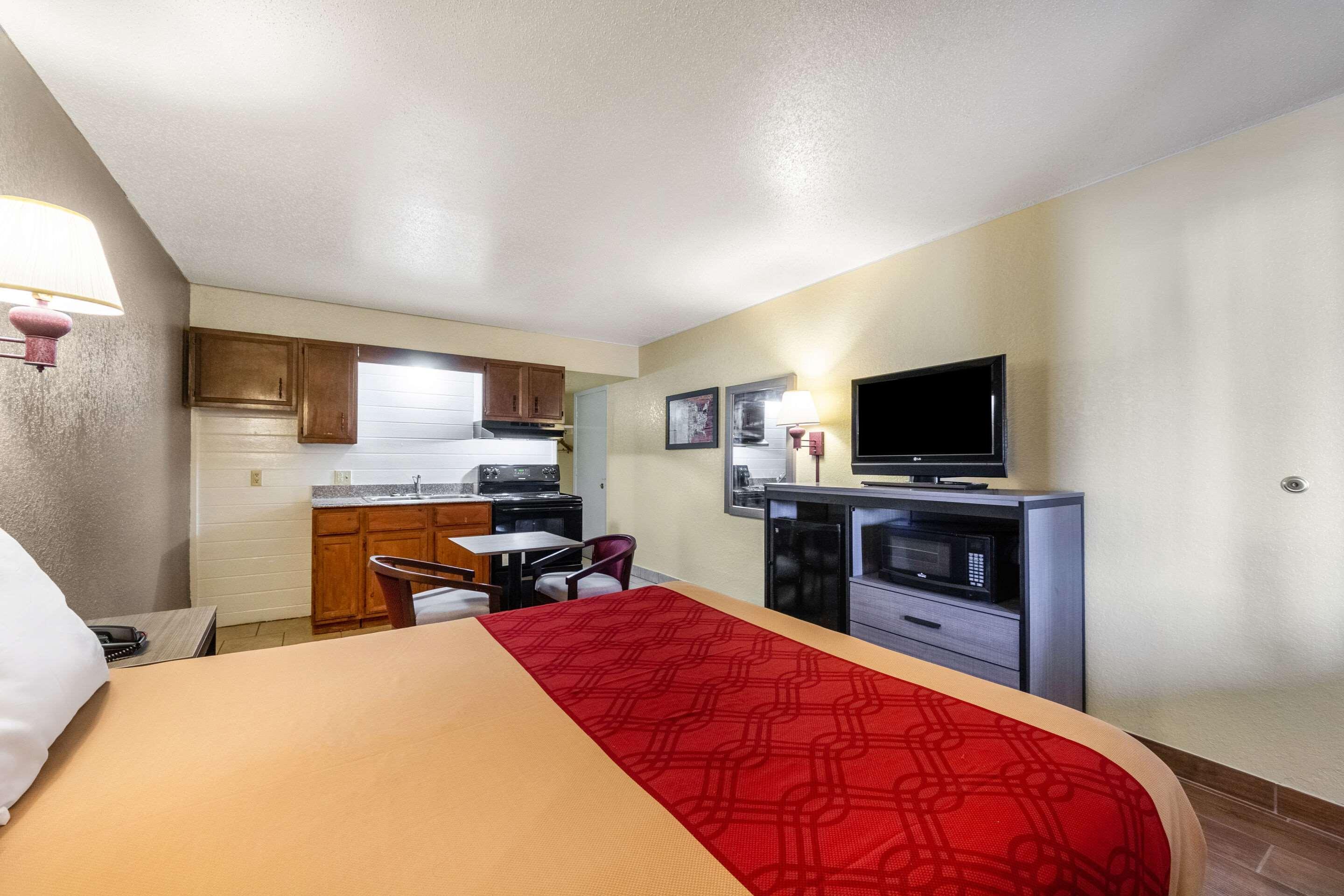 Econo Lodge San Marcos University Area Exterior photo